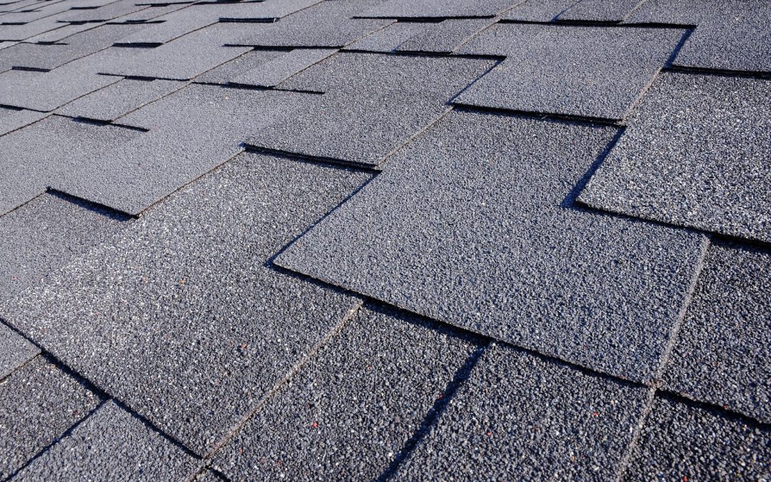 An In-Depth Analysis of the Benefits and Drawbacks of Asphalt Composite Shingles as a Roofing Material